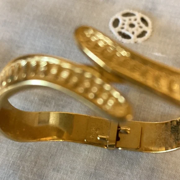Vintage Monet bangle bracelet - Picture 5 of 5